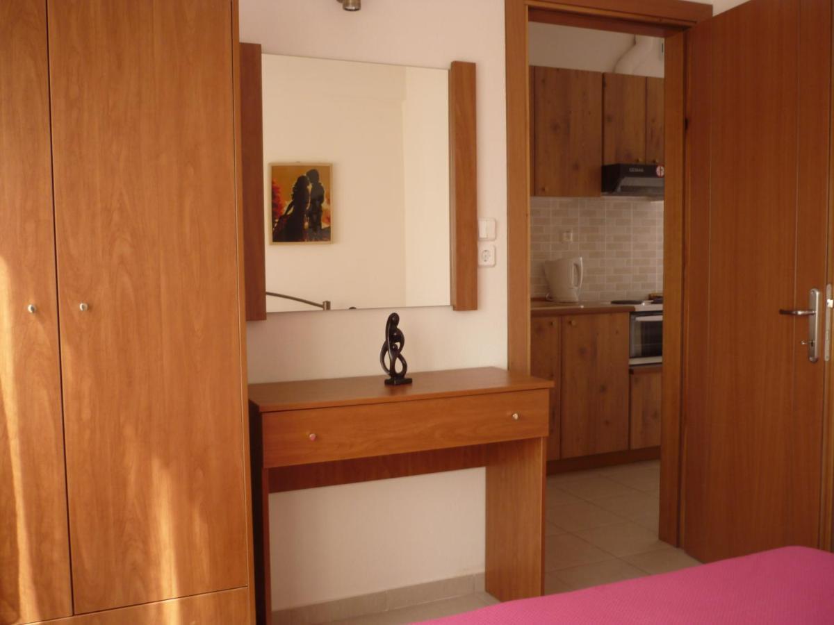 Helios Apartman Vrasná Kültér fotó