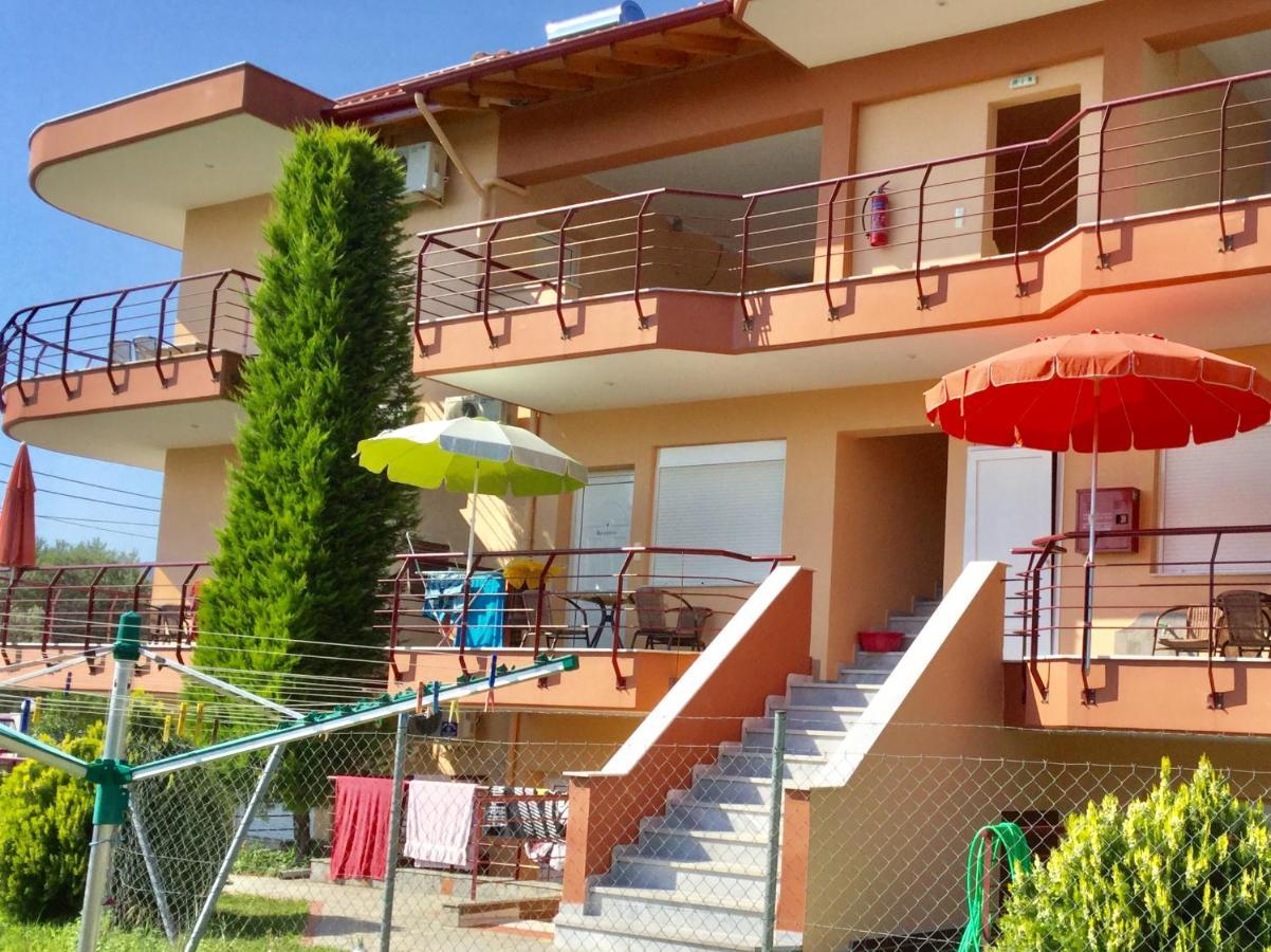 Helios Apartman Vrasná Kültér fotó